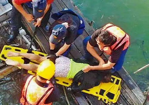 友人11通电话无法报案 美女自杀未被援救身亡(图)