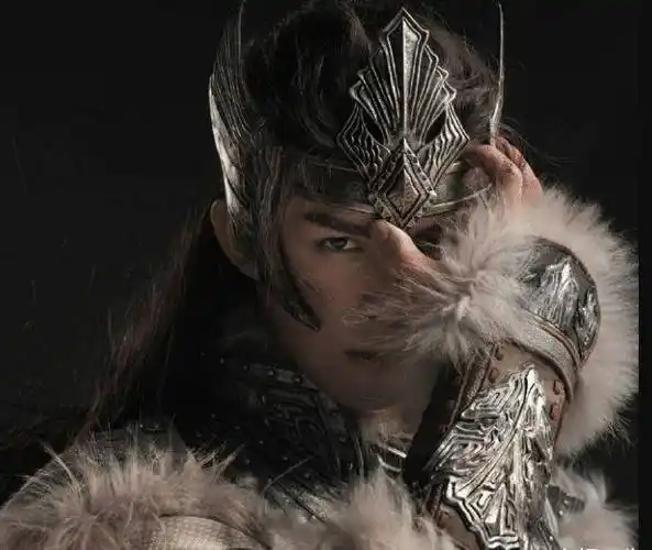 原创吴磊长歌行路透身穿古装回眸很飒气与小时候有明显对比