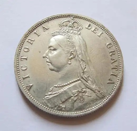 英国1887年维多利亚女王高冠半克朗银币(大图展示)