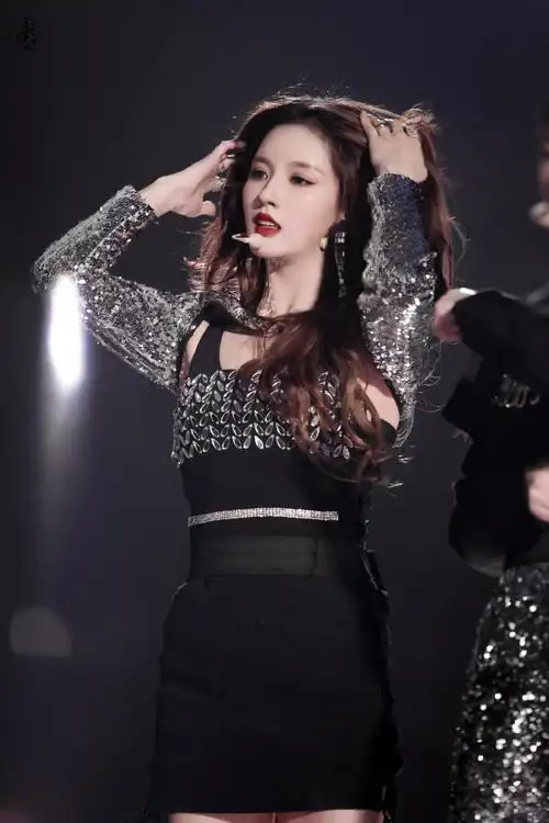 31江苏卫视跨年舞台@硬糖少女303-刘些宁