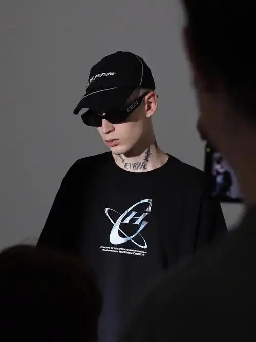 潮牌服装拍摄分享