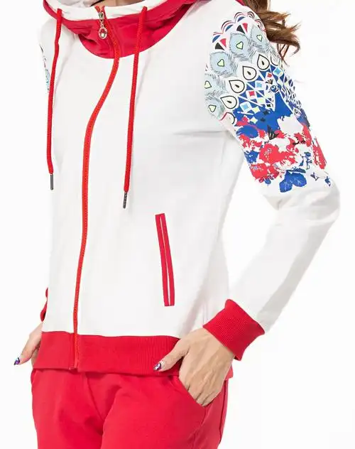 女款红配白两件套 潮流袖子印花