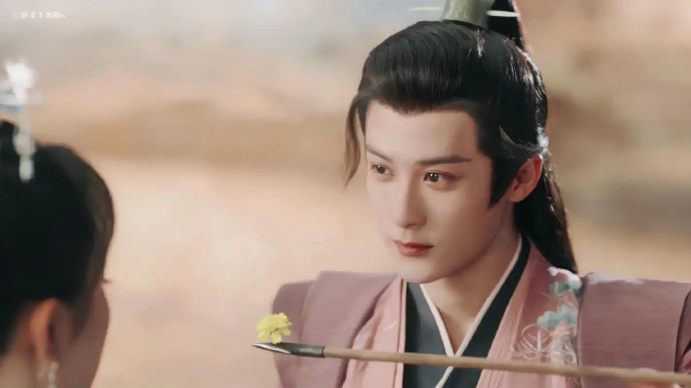 檀健次之前不够火,可能是古装演少了.