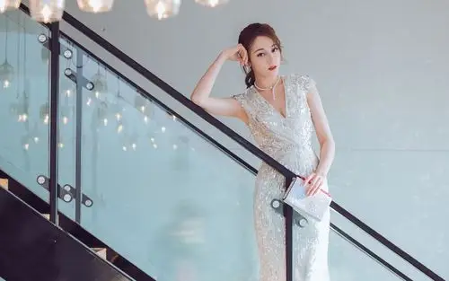 迪丽热巴图片大全-美女壁纸-高清美女图片-第3图-娟娟壁纸