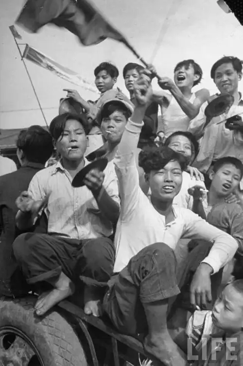 40张50年代初期台湾老照片 宝岛的青年们很亢奋