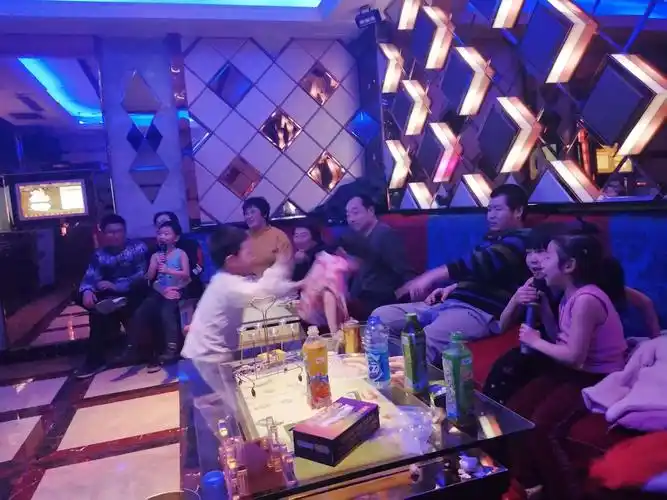 我今天去ktv唱歌了,好高兴啊!