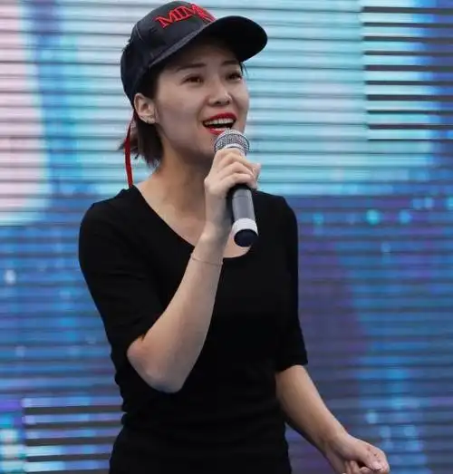 清流女歌手云朵从打工妹到刀郎徒弟再到五次放歌央视春晚歌星