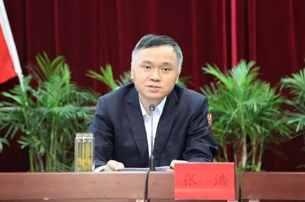 市纪委常委,县委常委,纪委书记,监察委员会主任张浩作开班动员