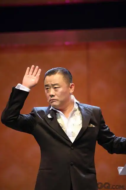 都是靠嘴吃饭,周立波为何遭人厌