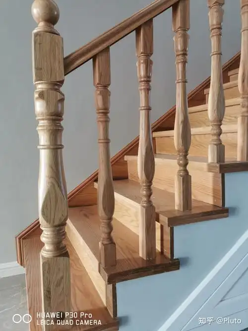 注意,楼梯的整体效果不但和材料,做工,样式等等有关.