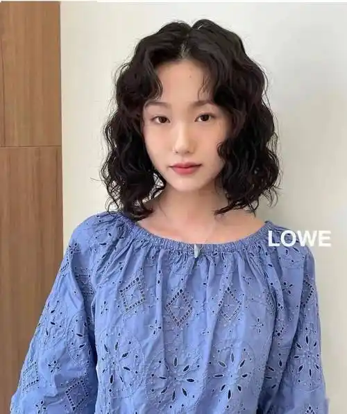 " 短发全头烫 " ,简单很耐看._发型_中国_jfxxsp