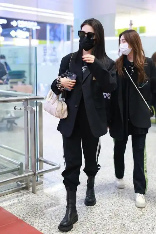 明星穿搭示范春天穿西装看她们就行2021潮流穿搭分析