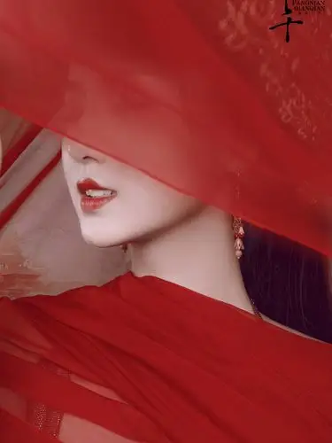 盘子女人坊盛夏古装主题元气满满的红衣少女