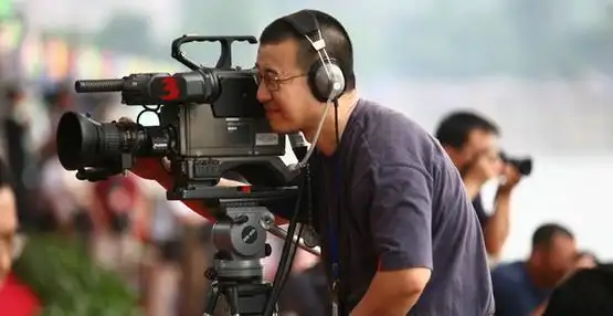 梁碧波导演工作照