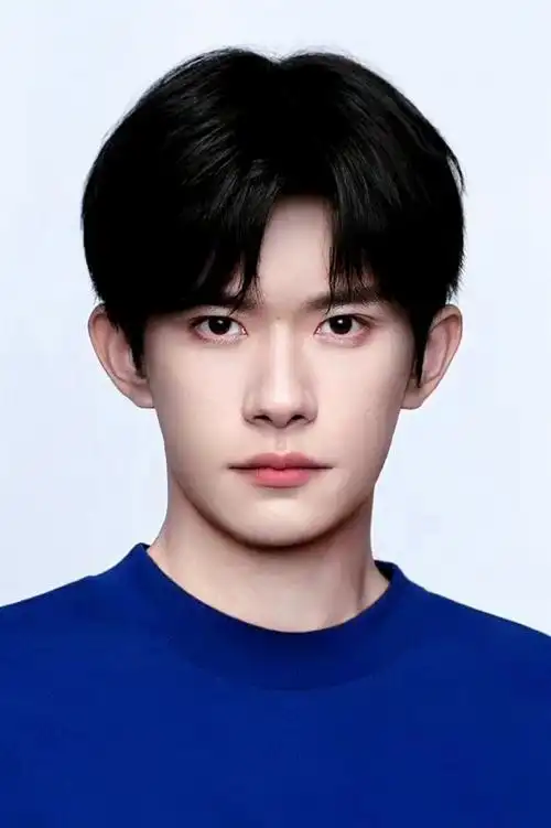 armani全球代言人易烊千玺#    听说有人要证件照?