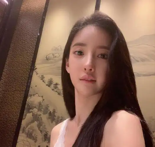 网红潘南奎:骗前夫10亿整成angelababy,来中国圈钱竟被老板掌掴