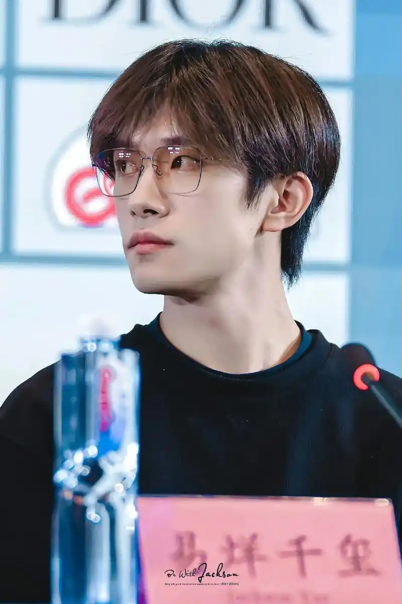 眼镜杀 #易烊千玺 #生图 啊啊啊啊啊九敏他好帅好帅好帅好 - 抖音