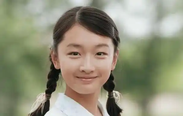 周冬雨百亿身价:一年四部电影,半数亏本!