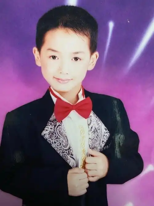 请保持这个节奏不要停下来朱正廷暴风上传童年照14p并试图挽回形象