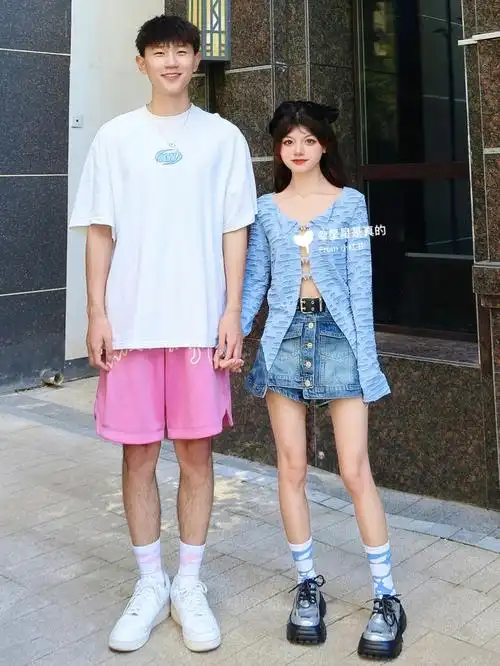 15377183情侣一起约会吧