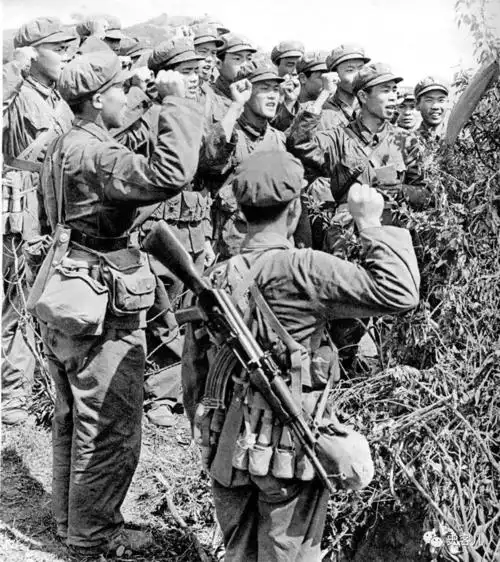 每天老照片240老照片∣珍贵的对越反击战照片一