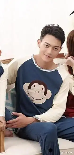 许凯某宝模特时期照片,脸是真的一直都很帅|许凯_新浪新闻