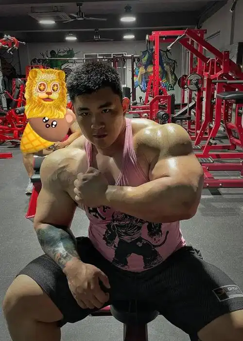 韩国肌肉男,身材碾压欧美人,号称"韩国健美男神"_小猪生活-武汉猪小侠