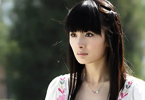 娱乐 滚动 > 蒋依依参演《笑着活下去》获好评 与杨幂关系不一般