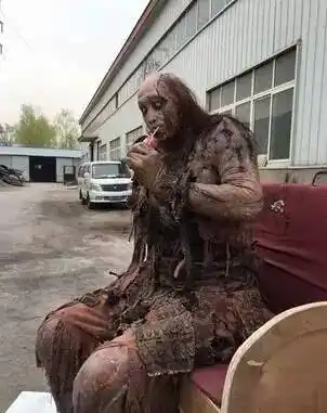 精绝古城里胡八一怎么烧死的红毛怪红犼扮演者孙明明简介