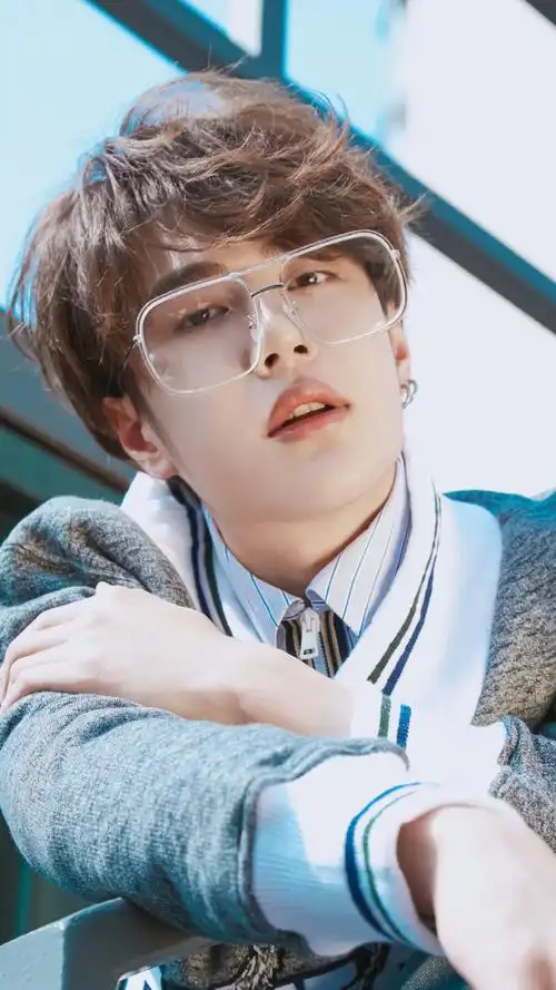 专属王一博#酷酷的王一博!你喜欢!