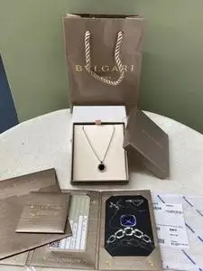 宝格丽项链慈善款盒子