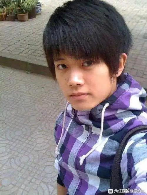 任嘉伦早年的空间文集记录了从体育生到歌手到演员的心路历程