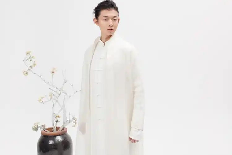 霍尊的父亲母亲照片大全,霍尊最好听的几首歌,细腻男生诠释古风韵味