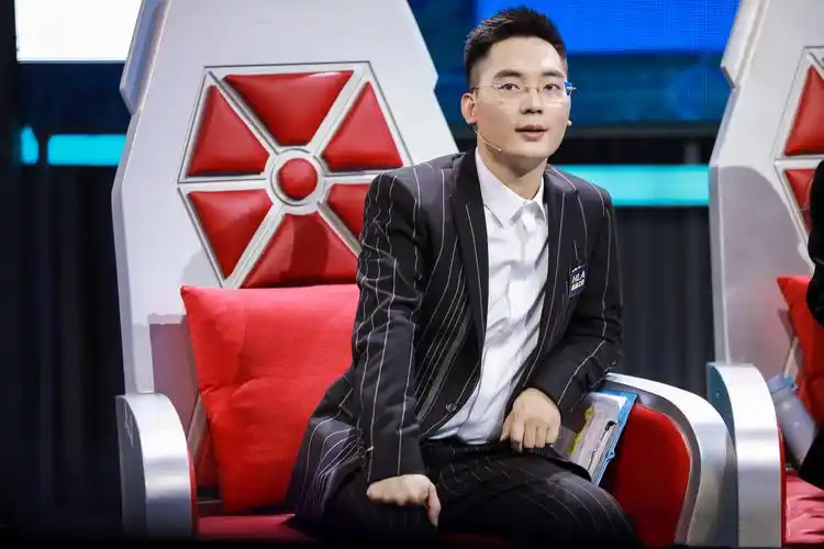 最强大脑王峰什么时候结的婚(王峰老婆李璐的资料背景)