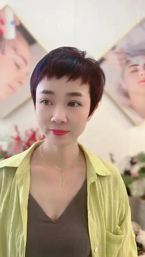 这20款女士发型,让你大不一样,百变瘦脸很有气质