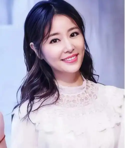 林心如父母共情力惊人,47岁频上热搜揭秘其家庭之温馨