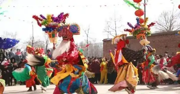 赵氏面临困境,赵无恤在抉择退路时,未选防御严密的长公子府邸,也未选