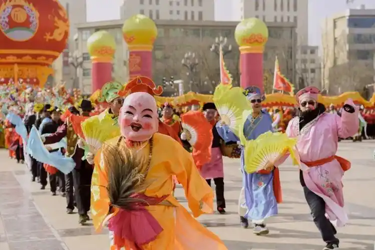 壮观今早千人耍社火这是青海人的独家记忆