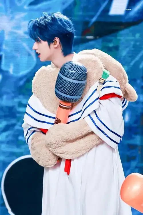 朱志鑫[超话]##朱志鑫蓝发