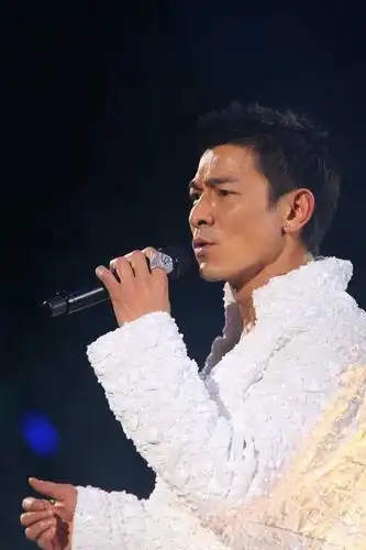 刘德华顶住15场演唱会的秘诀--燕滋美燕窝