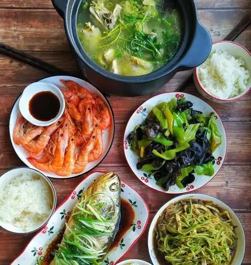 午饭后散步发朋友圈的精美句子午餐发朋友圈的精美句子