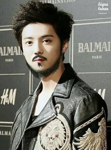 鹿晗为什么没有胡子?