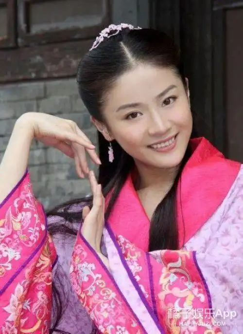 还记得09年快女的小张柏芝吗她现在长这样