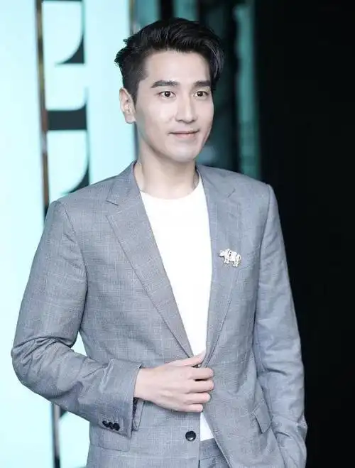 此次赵又廷要退出加拿大国籍一事也得到了众多网友的支持与好评,认为