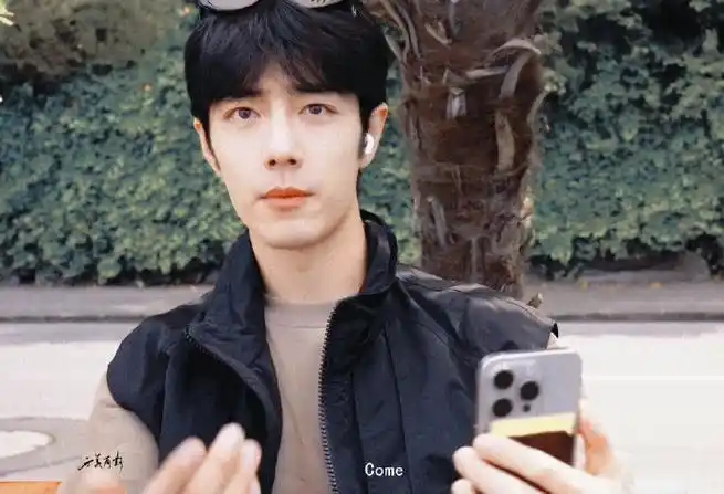 肖战专梯2.0##肖战法国游满屏松弛感