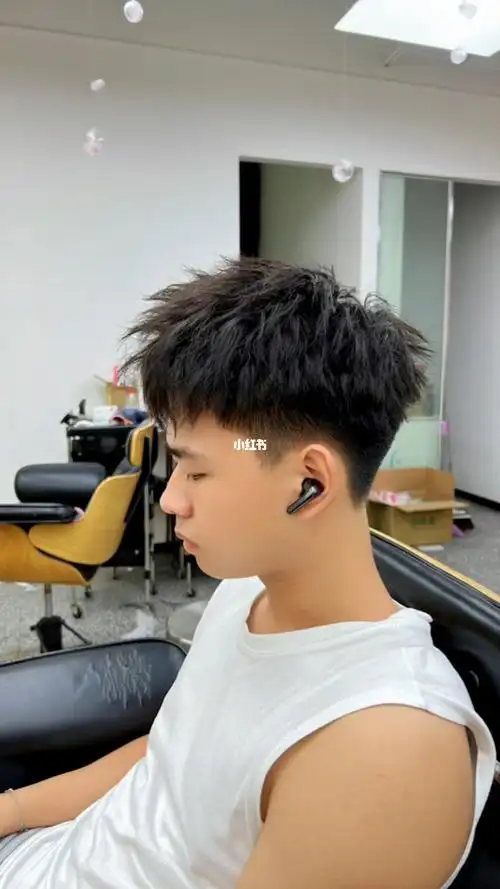 钢夹烫,自然纹理蓬松,适合头发细软贴头皮的发质