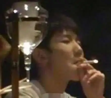 原创王源吸烟后近况如何王源妈妈的一席话引人深思