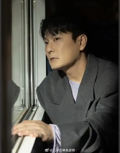 【张信哲为母亲首唱闽南语歌「皱纹写字」,赴故乡拍摄mv!】