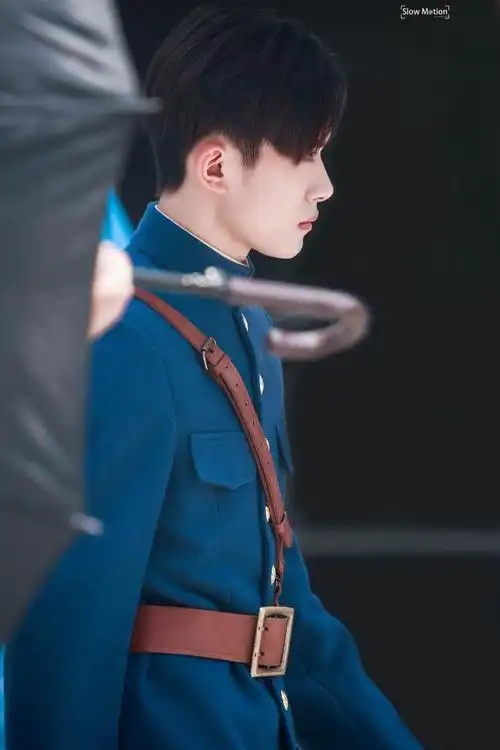 易烊千玺 艳势番之新青年