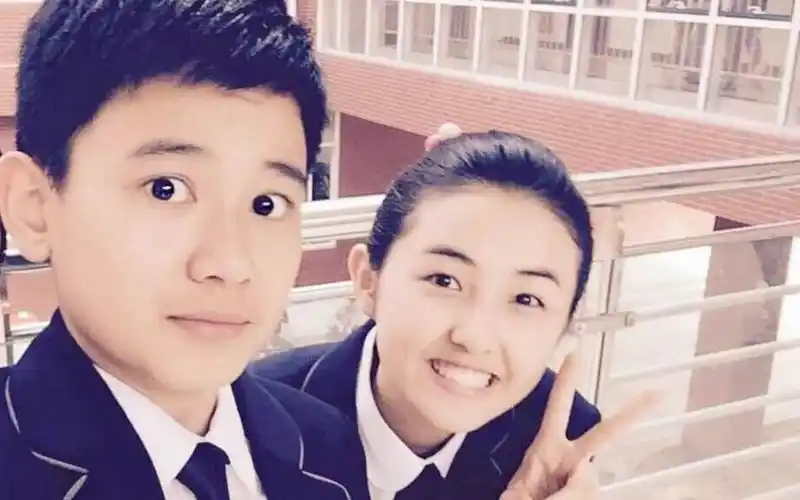 张子枫胡先煦小别离青梅竹马